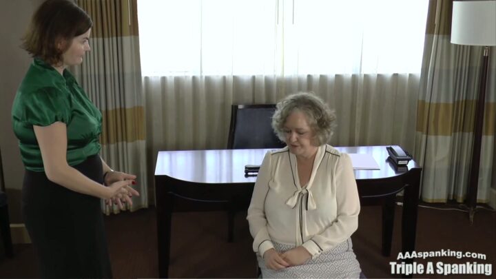 Screenshot 2 from Disciplinare la Disciplinatrice: Miss Matthews Sculacciata da Miss Iceni