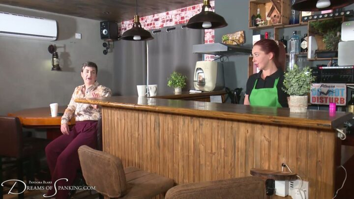 Screenshot 2 from Dans les Coulisses : La Fessée Impitoyable du Barista Insolent