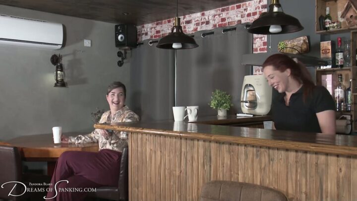Screenshot 8 from Dans les Coulisses : La Fessée Impitoyable du Barista Insolent