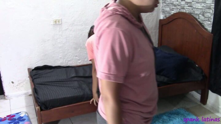 Screenshot 5 from Sofias Portforbudsrisp av Charlott | Spank Latinas Latinos