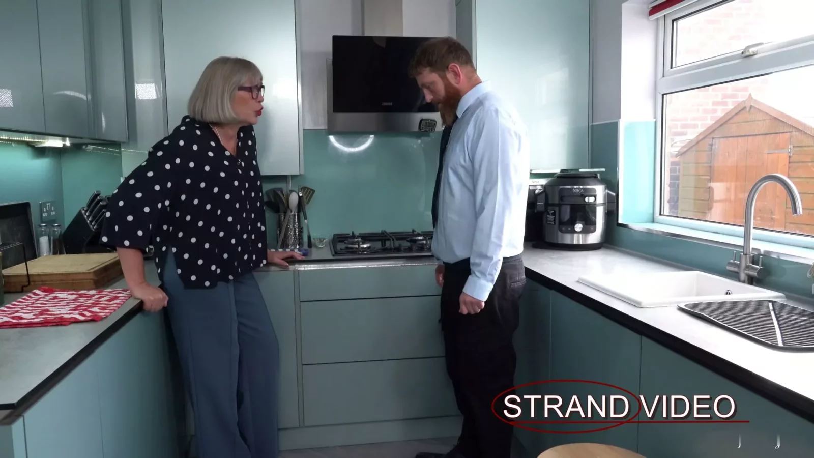 Captura de pantalla 1 de Disappointing Step-Son Spanked by Strict Stepmom