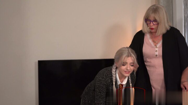 Screenshot 1 from Ear-Pulling Punishment for Gabie’s Rude Doodles | Spankingsarah