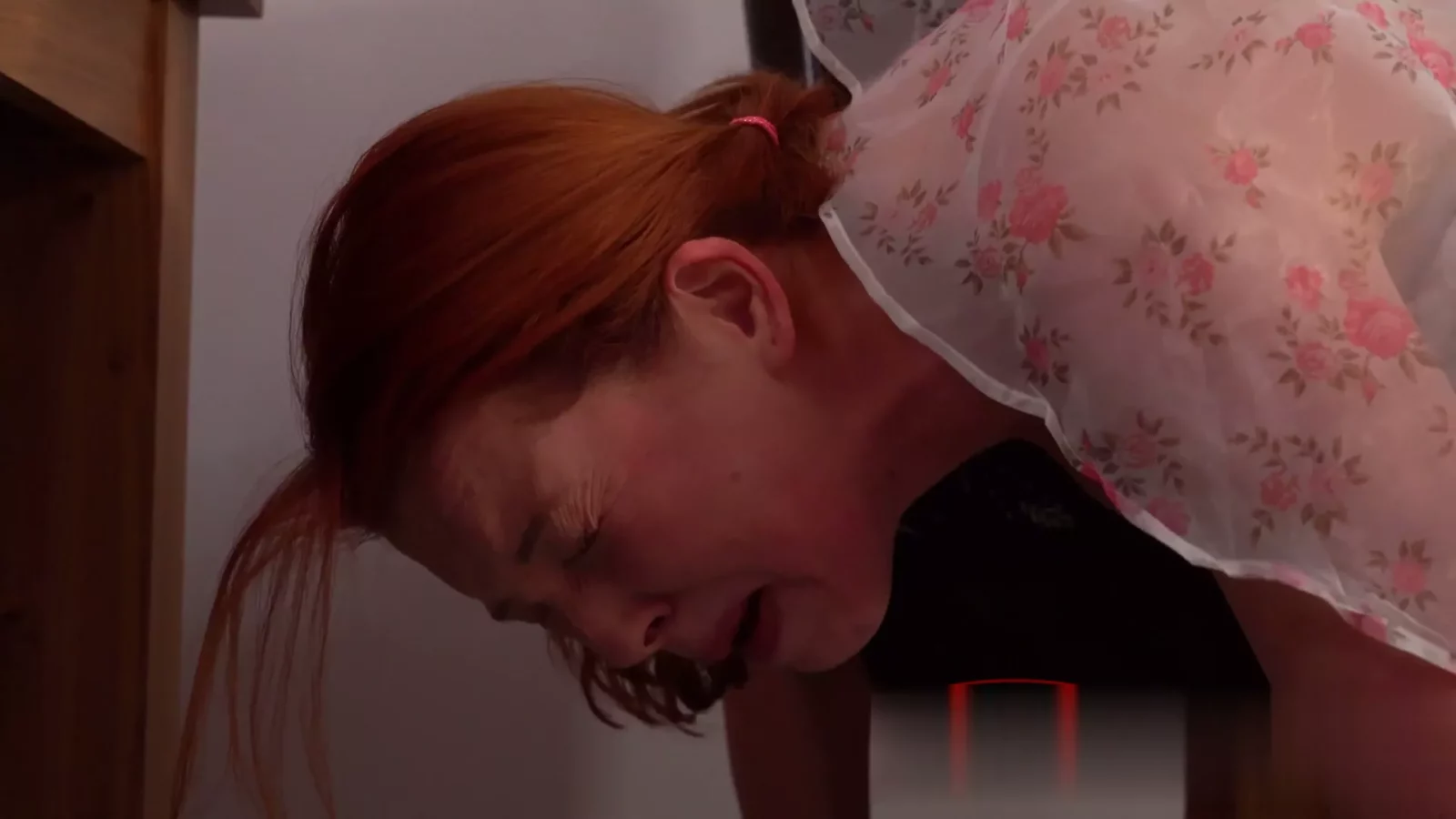 來自 Alora’s Enema Punishment by Spankingsarah 的截圖 3