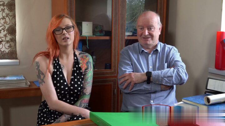 Evde Yargıç: Karşı İddialar Yüzünden Şaplaklanma | Spankingsarah'den 5 ekran görüntüsü