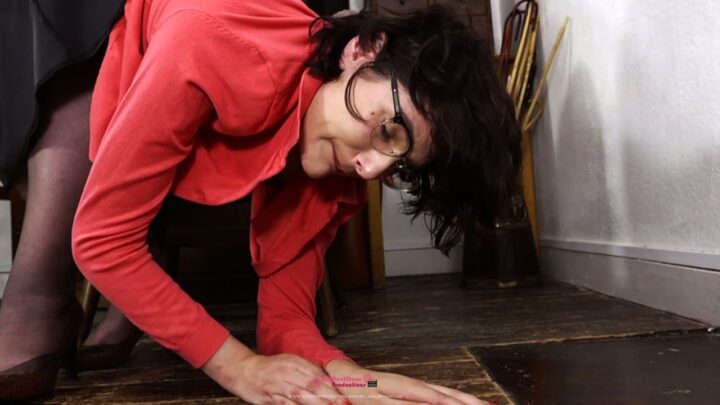 Screenshot 4 from Miss Svenson’s Maid Spanking: Hard Hairbrush Paddling