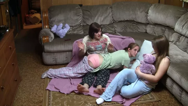 Screenshot 4 from A Little Playful Spanking From Years Ago