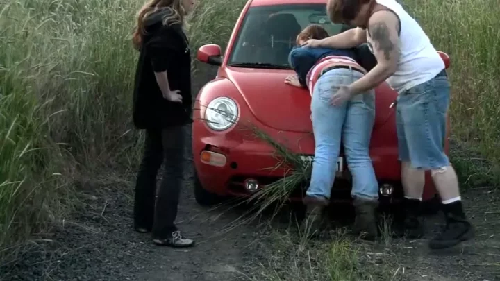 Screenshot 1 from A Roadside Belting From Both Parents