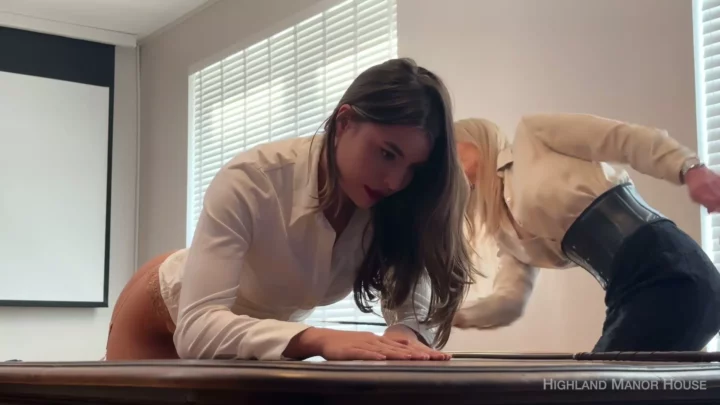 Screenshot 3 from Baas Geselt Haar Secretaresse Hard — Hoogland Herenhuis
