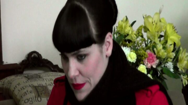 Screenshot 2 aus Molly Malones kuriose Spanking-Vorlieben enthüllt
