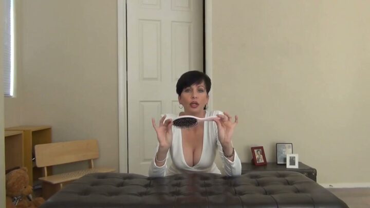Screenshot 3 from Dana Kane Conduce Sensualmente il Partner in Camera da Letto per una Sculacciata