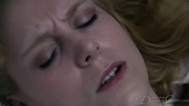 Screenshot 6 from Amelia Geplaagd door Victoriaanse Spanking Geesten - Dromen van Spanking