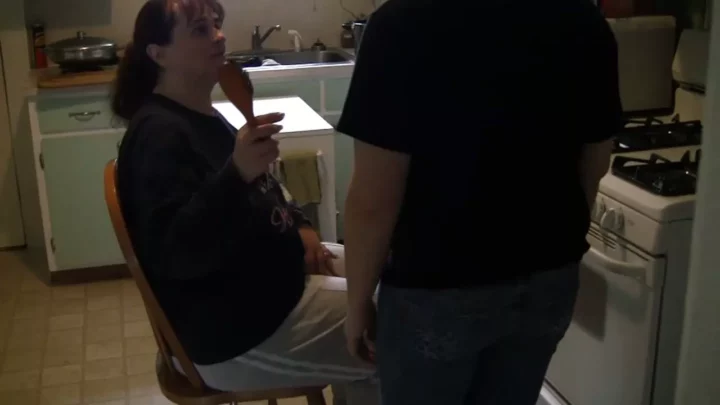 Screenshot 3 from Kisa Spanked For Getting Suspended 1