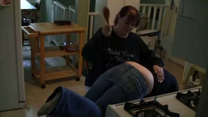Screenshot 4 from Kisa Spanked For Getting Suspended 1