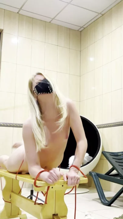 Screenshot 4 from Risa Spank 真实俄罗斯情侣 严厉光屁股 Otk 打屁股