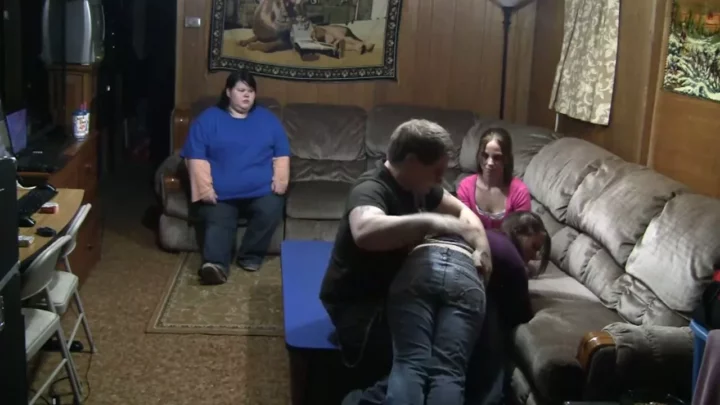 Screenshot 2 from Sami Diaper Position Belting In Front Of Friend Form Mom And Dad