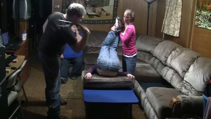 Screenshot 3 from Sami Diaper Position Belting In Front Of Friend Form Mom And Dad
