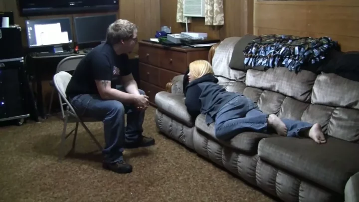 Screenshot 1 from Sami Rd Strapped For Taking To Long Getting Ready