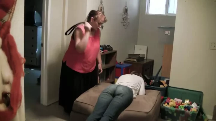 Screenshot 8 from Sarah Spanked By Mom Preview