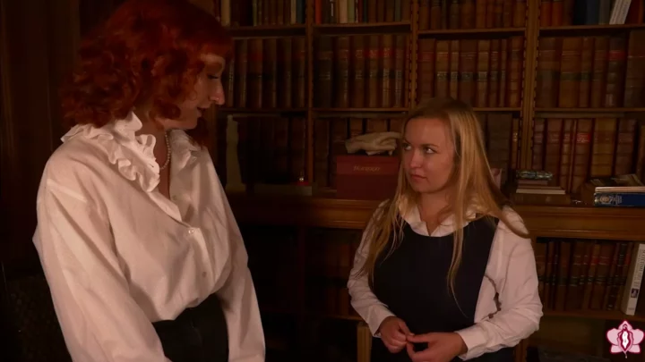 Screenshot 6 from Schoolpest krijgt wat hij verdient: Dilan en Mila krijgen straf van Hoofdmeesteres Roxy, met billenkoek en zeep in de mond — Wellustige Orchidee