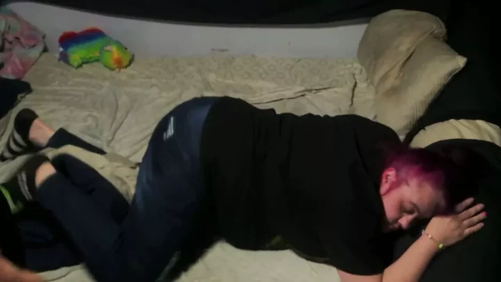 Screenshot 1 from Schokkende Slaapkamerstraf Plotselinge Nachtelijke Discipline