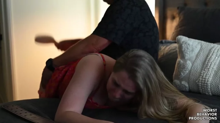 Screenshot 3 from Gizlice Kaçmak - Birlikte Şaplaklanan Stevie Rose ve Reyna St Claire - Yüz — En Kötü Davranış Prodüksiyonları
