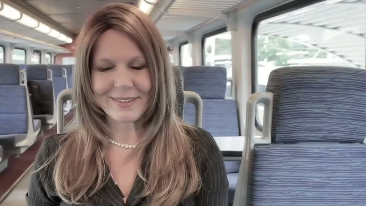 Screenshot 2 from De ervaring van een pak slaag in de trein — Overheersing voor je eigen bestwil