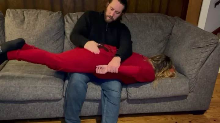 Screenshot 2 from Bedtime Spanking For Cuddlykittenhugs
