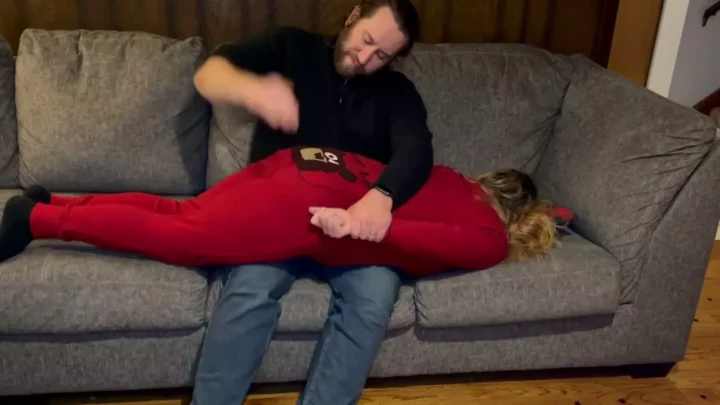 Screenshot 4 from Bedtime Spanking For Cuddlykittenhugs