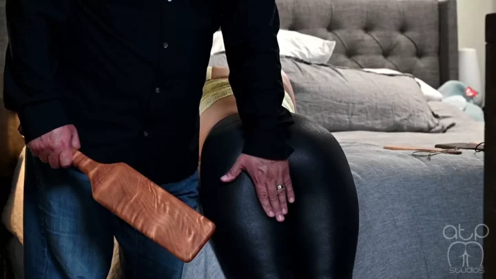 Screenshot 2 from Comment Pagayer Votre Petite Amie 2 Kat St James — Assume the Position Studios