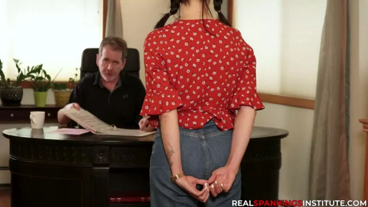 Screenshot 1 aus Lulus Ankunft im Institut Teil 1 von 2 — Real Spankings Institute