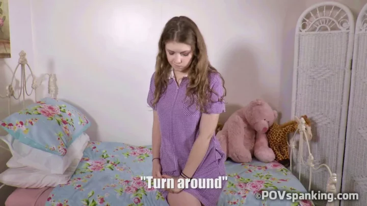 Screenshot 2 from Scuola Punita Sculacciata a Casa — Scena in Prima Persona