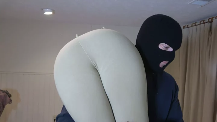 Screenshot 3 from Confuso e Disorientato: Spia Catturata e Sculacciata