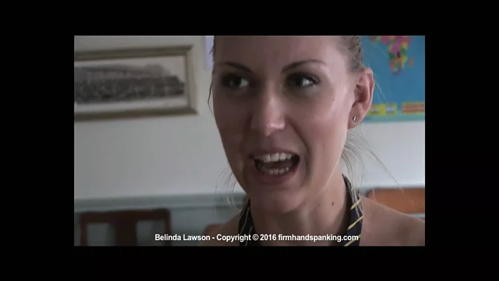 Screenshot 1 aus Belinda Lawson berührt ihre Zehen für 19 mit einem Stock in der Serienfinale