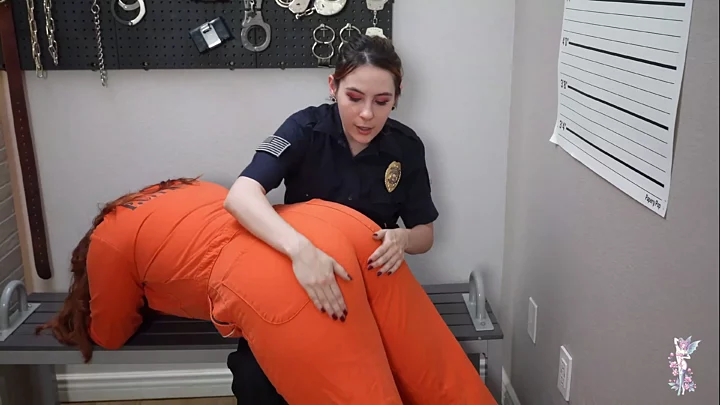Screenshot 2 from Kelepçeli Hapishane Şaplakları: Ziva Fey & Aurora
