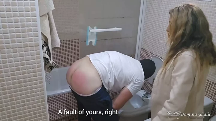 Screenshot 4 from Domina Ghalia Slipper-Spanks Lazy Husband