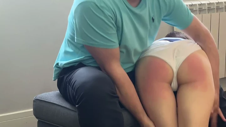 Screenshot 3 aus Haarbürsten-OTK-Versohlen beendet ihren Streit