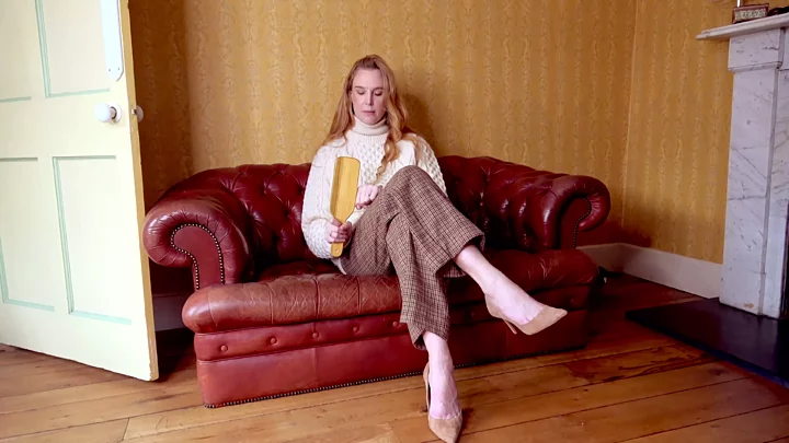 Screenshot 4 from Landlady’s Over-Knee Rent Paddling