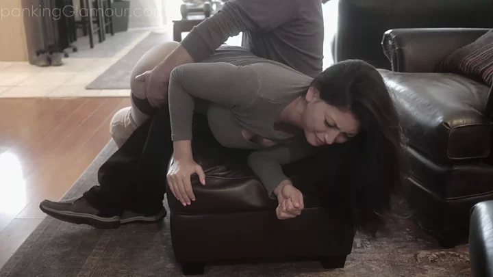 Screenshot 7 from Lola Pearl Spanking Glamour Sessie