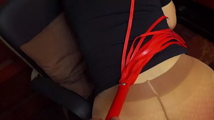 Screenshot 7 from Luna’s Pantyhose Butt Punishment Session