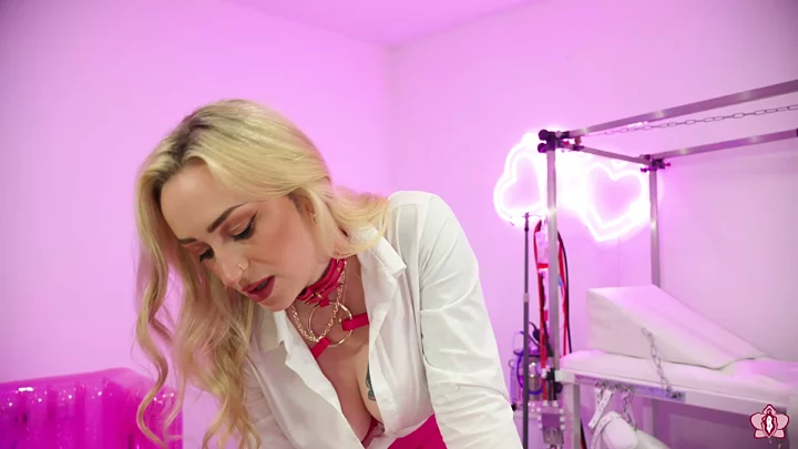 Screenshot 7 from Mila’s Obedience: Paddle and Cane Training