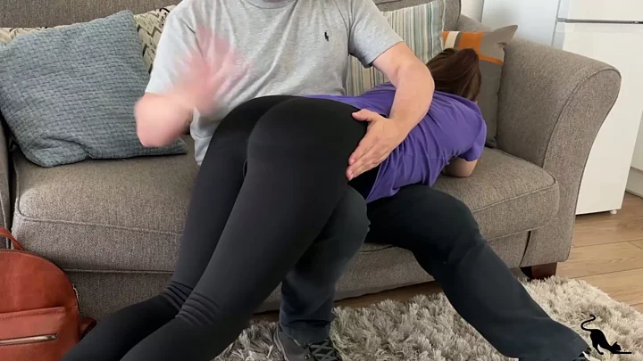 Screenshot 7 aus Disziplin im Safe House: OTK-Spanking-Deal