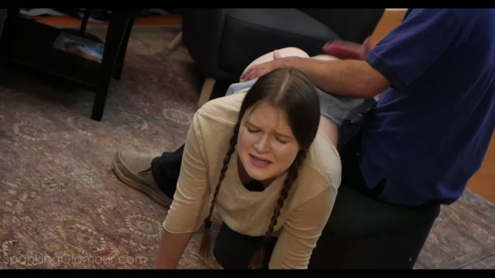 Screenshot 2 from Spanking Glamour Ava Marina 3 sculacciata in