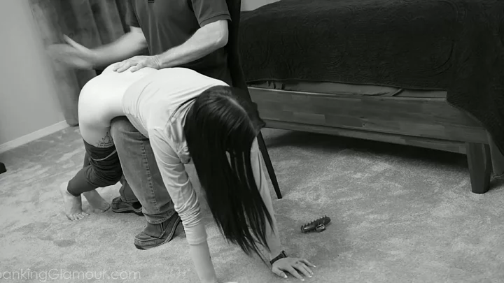 Screenshot 3 from Spanking Glamour – Bella Nova 1 – Spanked in